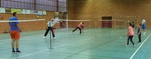 club badminton