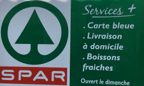 spar supermarket brossac